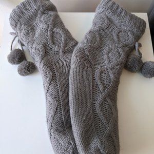 NWT Muk Luks Gray Knitted Slipper Socks